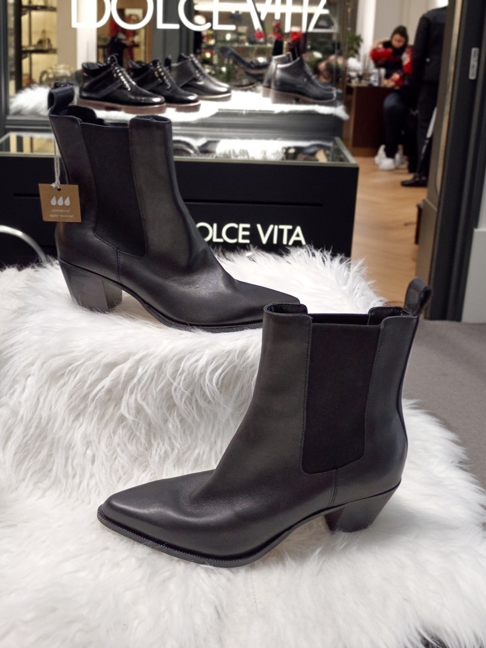 New Dolce Vita Shadie H2O Black Leather Waterproof Chelsea Ankle Boots Size 8